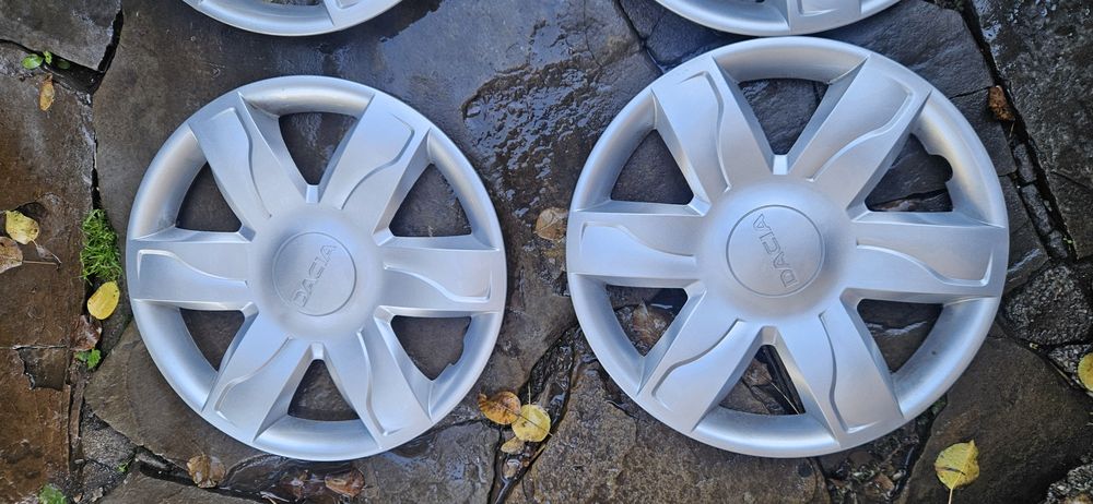 Тасове 15 цола Дачия като нови оригинални