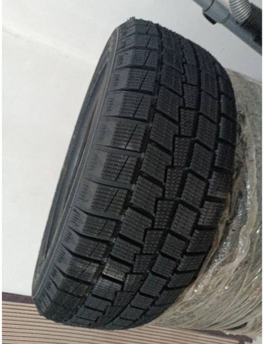 Продам шины зимние