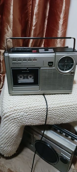 Vind radiocasetofon Sanyo  M 2402  fabricat în 1970  unitrra  Polonia