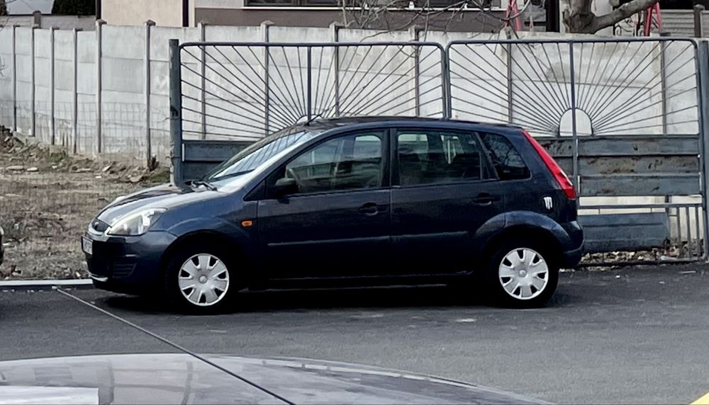 Vand Ford Fiesta unic proprietar