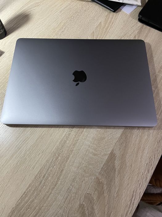 MacBook Pro M1 8/256