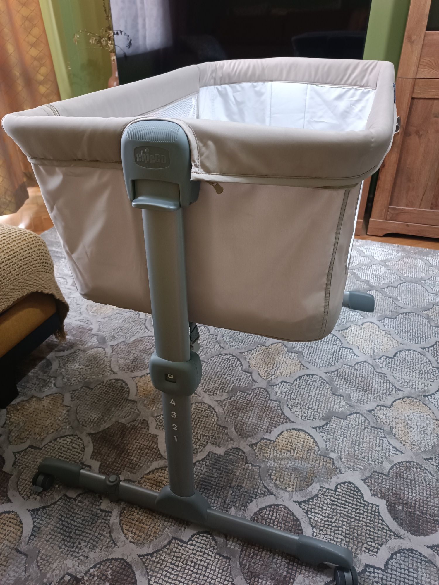 CHICCO Мини кошара - кошче с падаща преграда NEXT 2 ME ESSENTIAL BEIGE