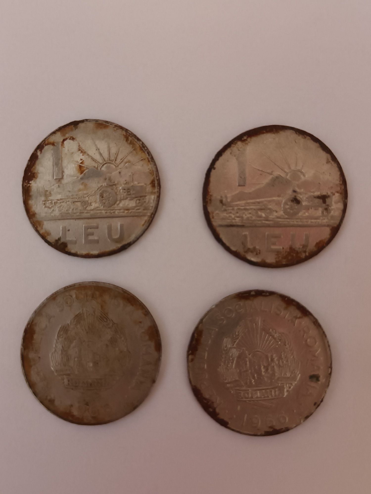Vând monede vechi  în stare bună