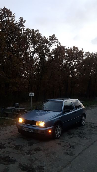 Vand Golf 3 1.8 benzina