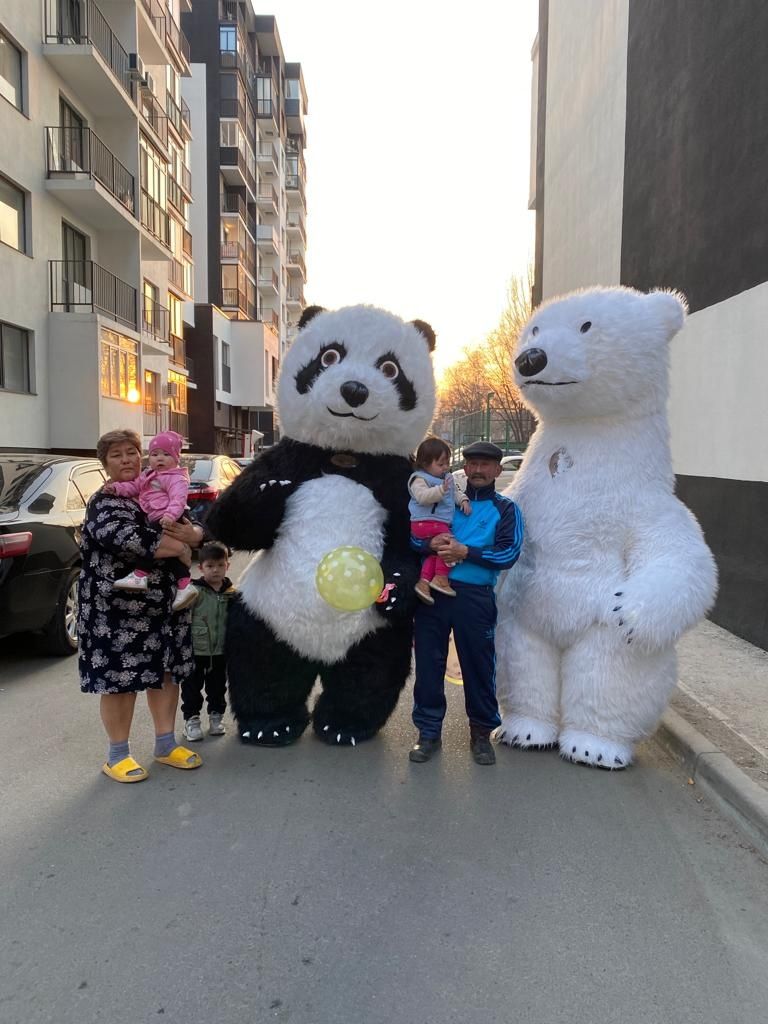 Поздравление белого медведя и панды . Умка шоу.  Умка.