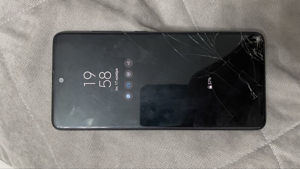 Продам Самсунг А51 состояние средняя