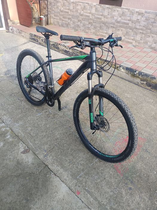 Bicicleta Giant și cube