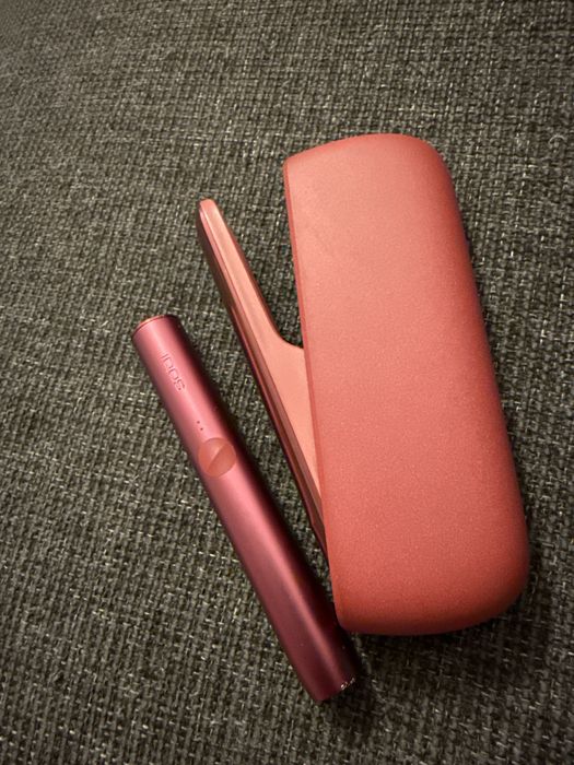 IQOS Iluma roșu – funcțional, stare bună, fără cutie / încărcător