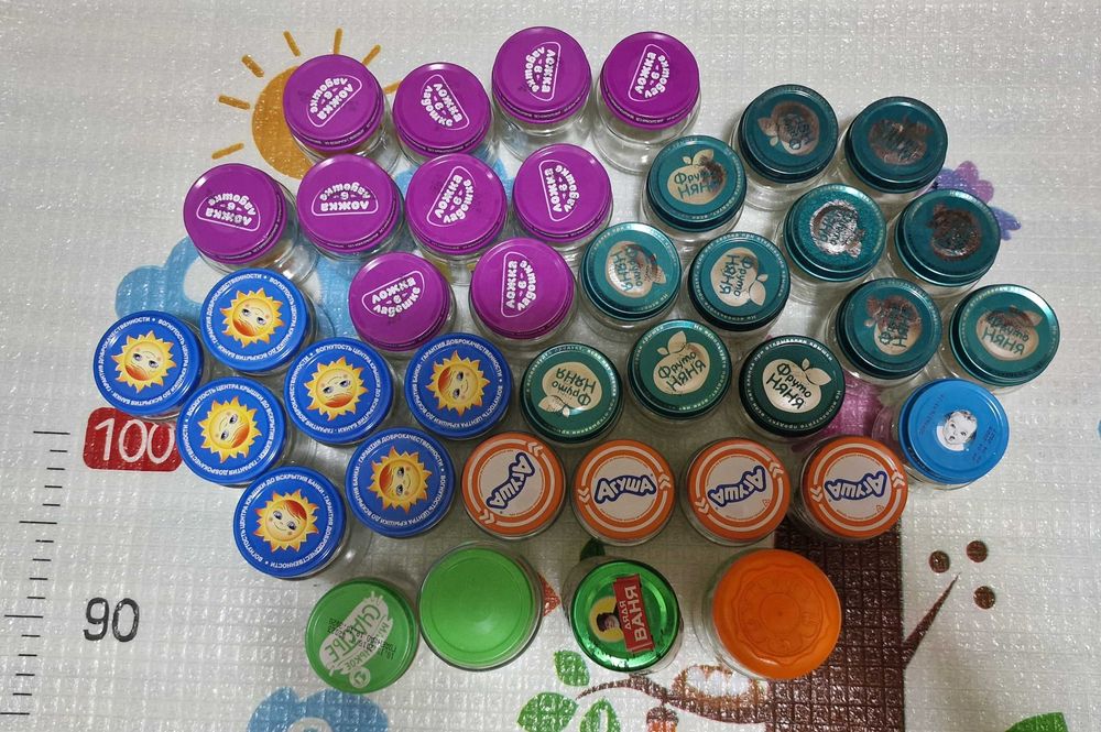 Стеклянные баночки.