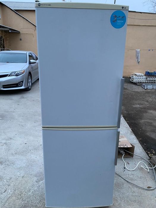Продам холодильник LG в отличном состоянии работает
