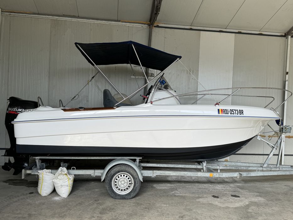 Barca agrement si pescuit.