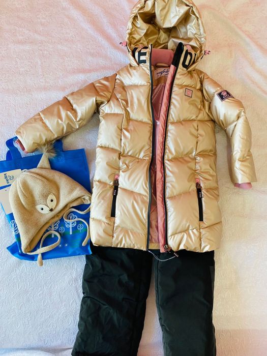 Продам детскую куртку, комбинезон, шапку