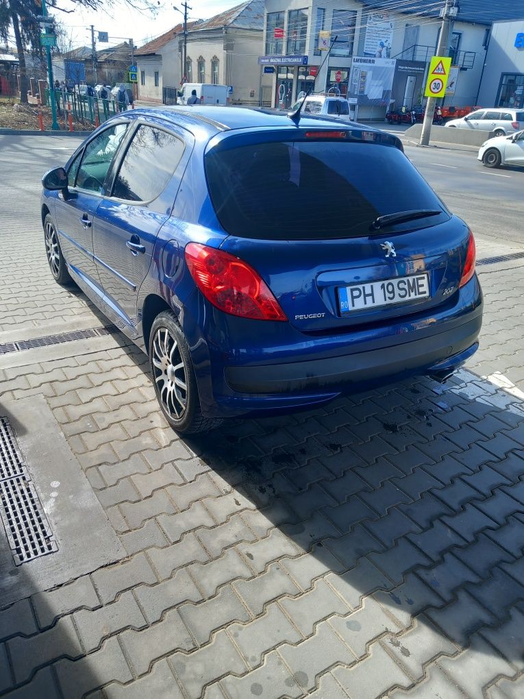 Vand Peugeot 207 1.6 benzina