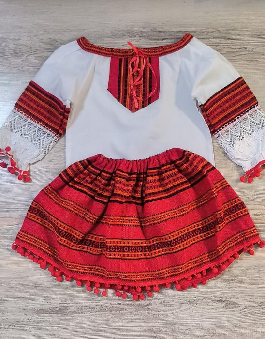 Costum popular potrivit pt 3-4 ani