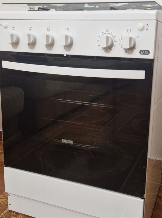 Aragaz Zanussi pe gaz