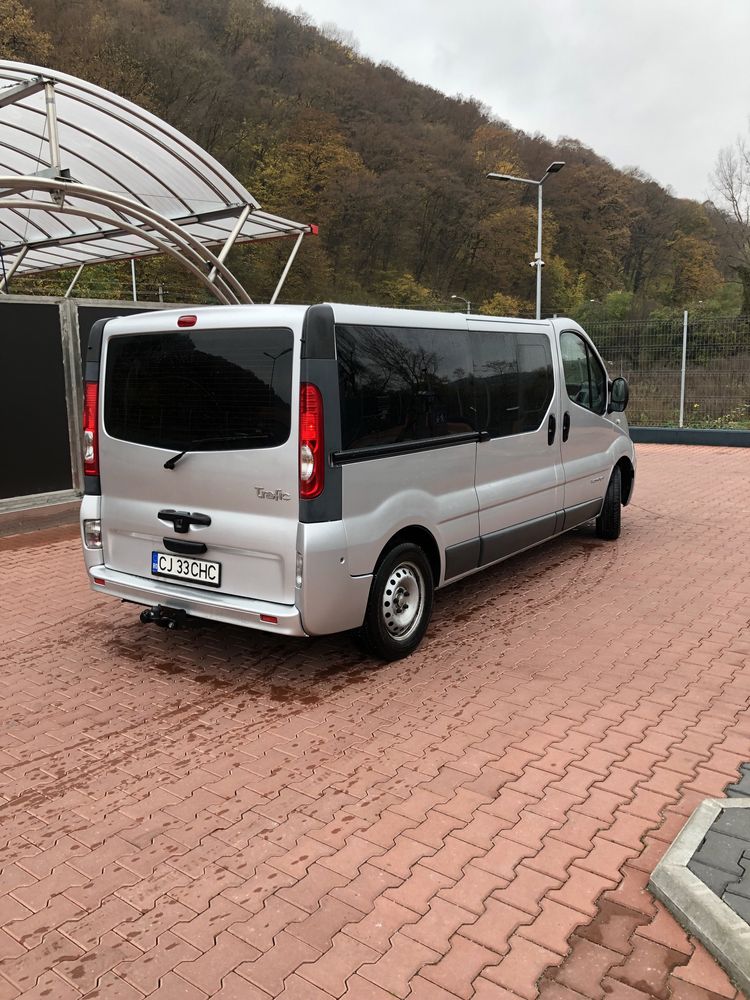 Renault Trafic 8+1 2.0 dci