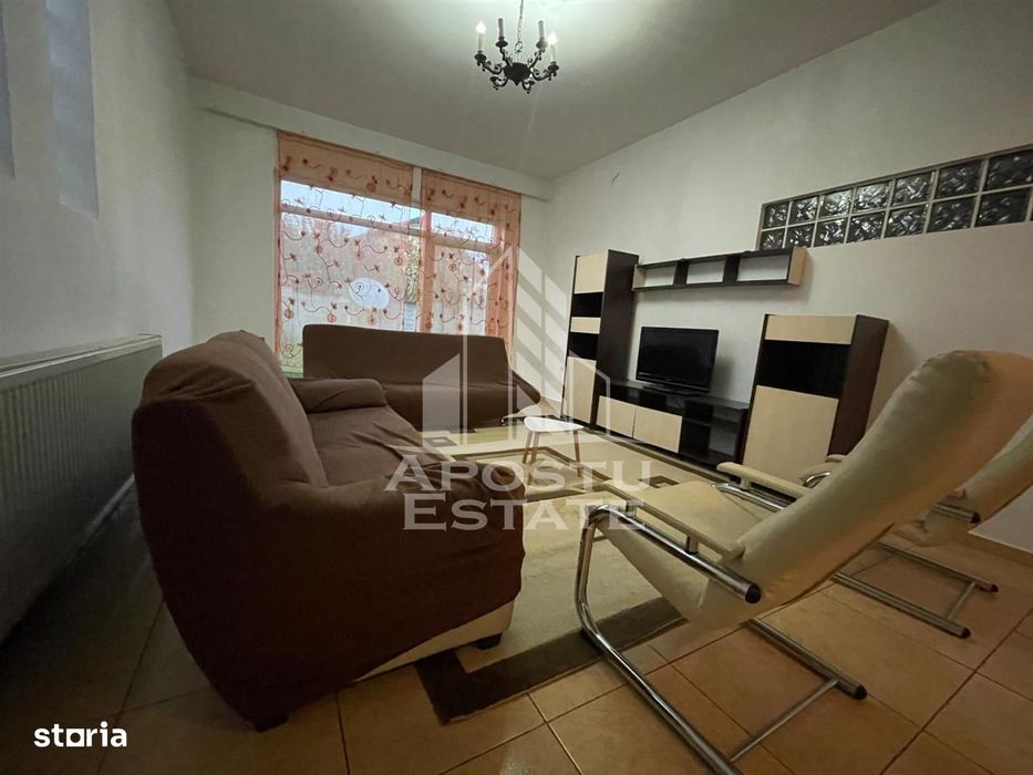 Jumatate de duplex in zona Braytim curte spatioasa