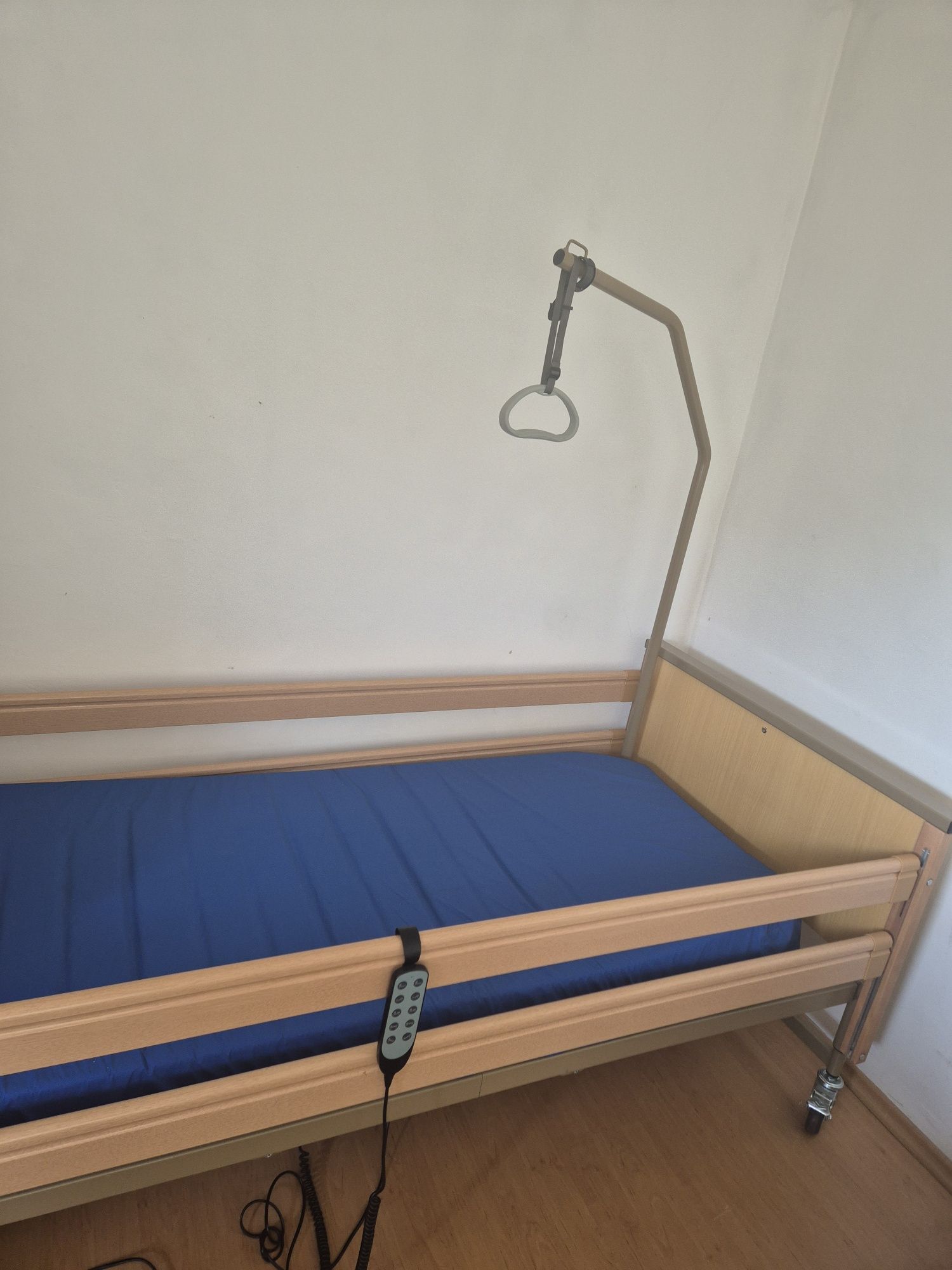 Болнично легло електрическо