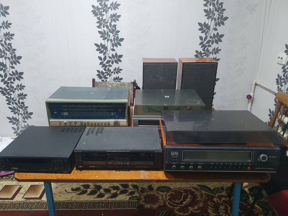 Антикварианты проигрыватели, магнитолы, видеомагнитафоны