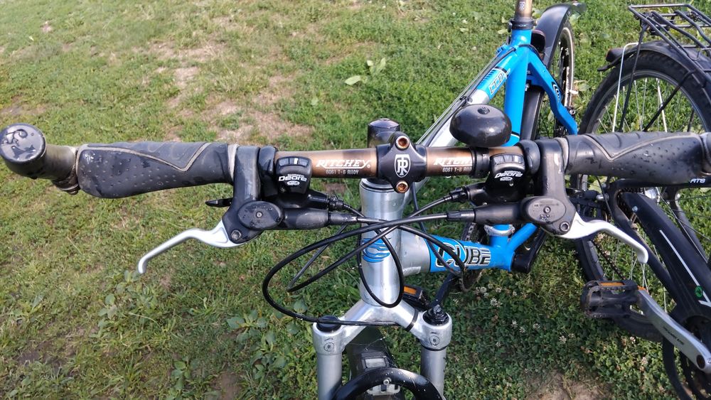 Vând bicicleta marca Cube