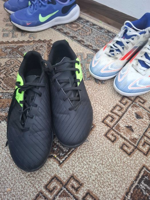 papuci de fotbal,ghete si papuci alergat