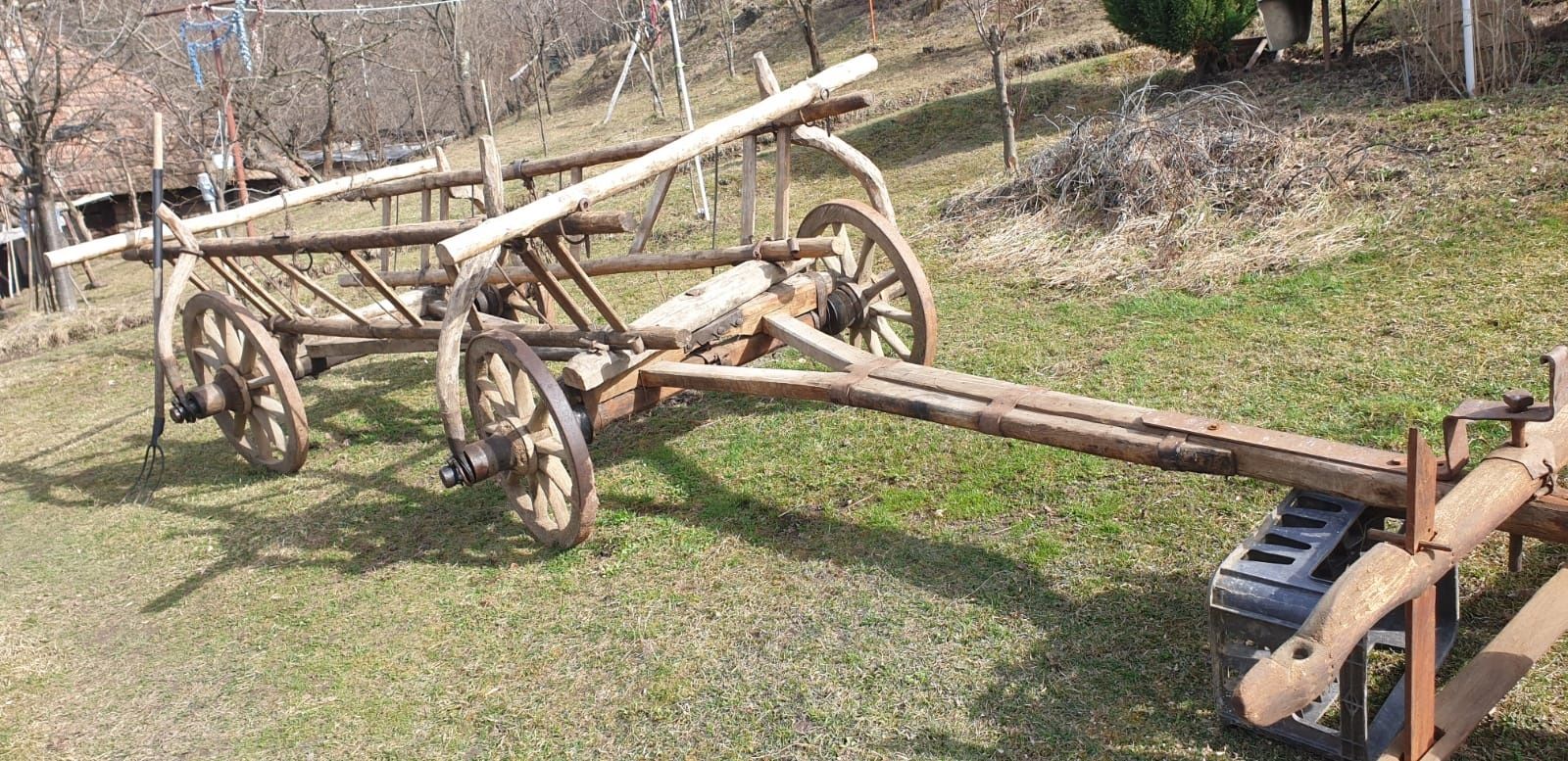Car /căruță din lemn rustic