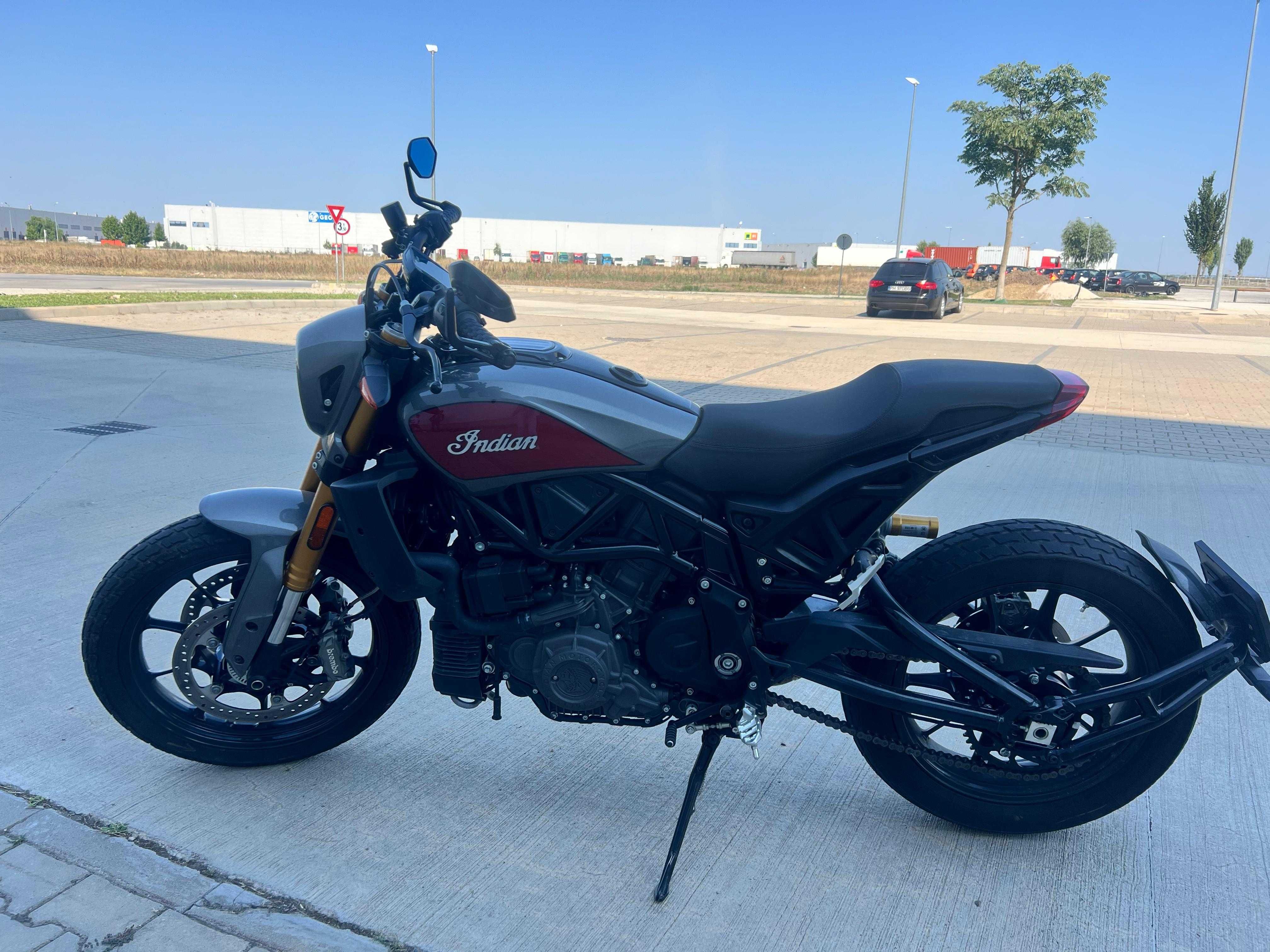 Indian FTR 1200S Carbon / grey&red