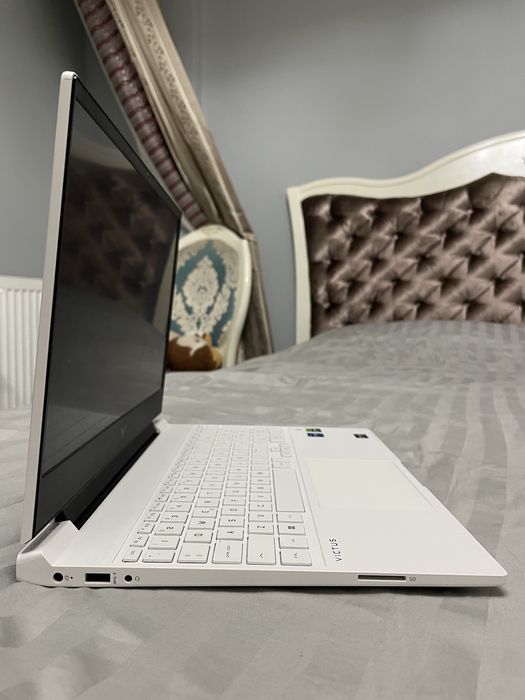 HP Victus 15 Alb