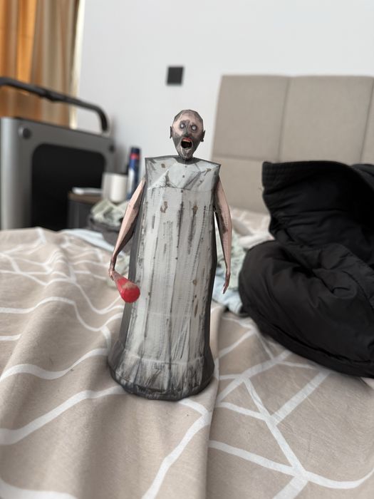 The Nun/Монахинята и Баба Грани/Granny фигурки