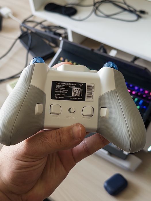 Геймпад Flydigi Apex 4