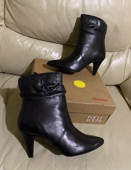 Bata дамски боти естествена кожа