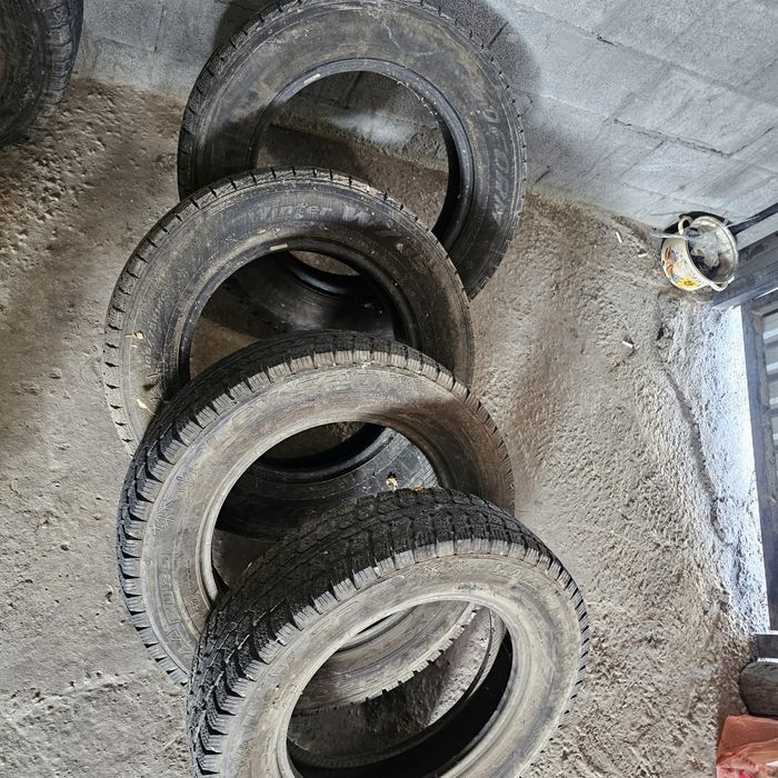 СРОЧНО продам зимние шины 185/75Р16