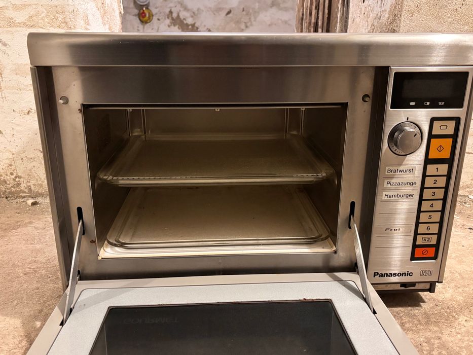 Професионална  микровълнова  Panasonic  1670