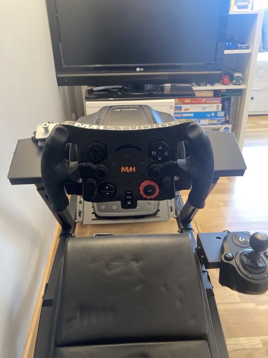 Next Level Racing F-GT + Logitech G29 (mod volan si schimbator)