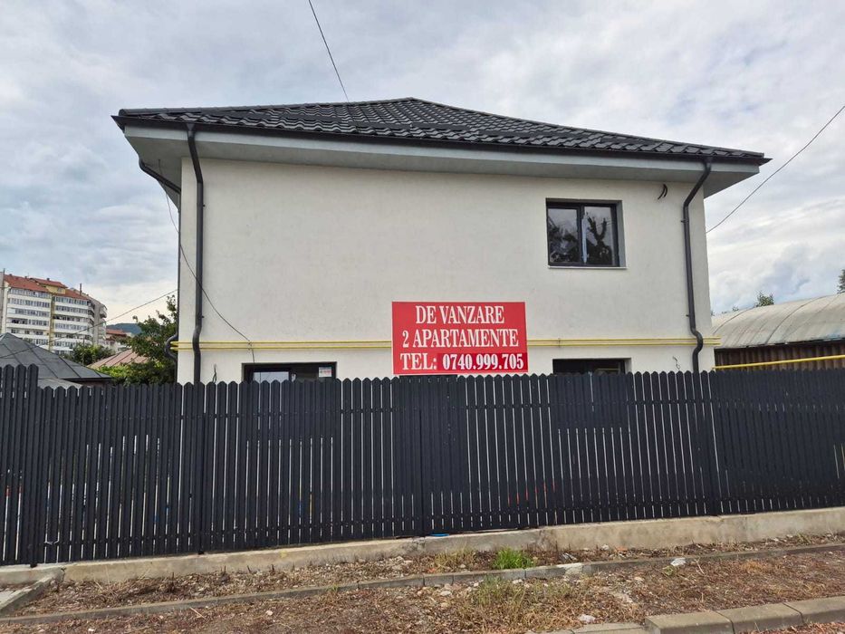 Vand casa cu 2 apartamente independente