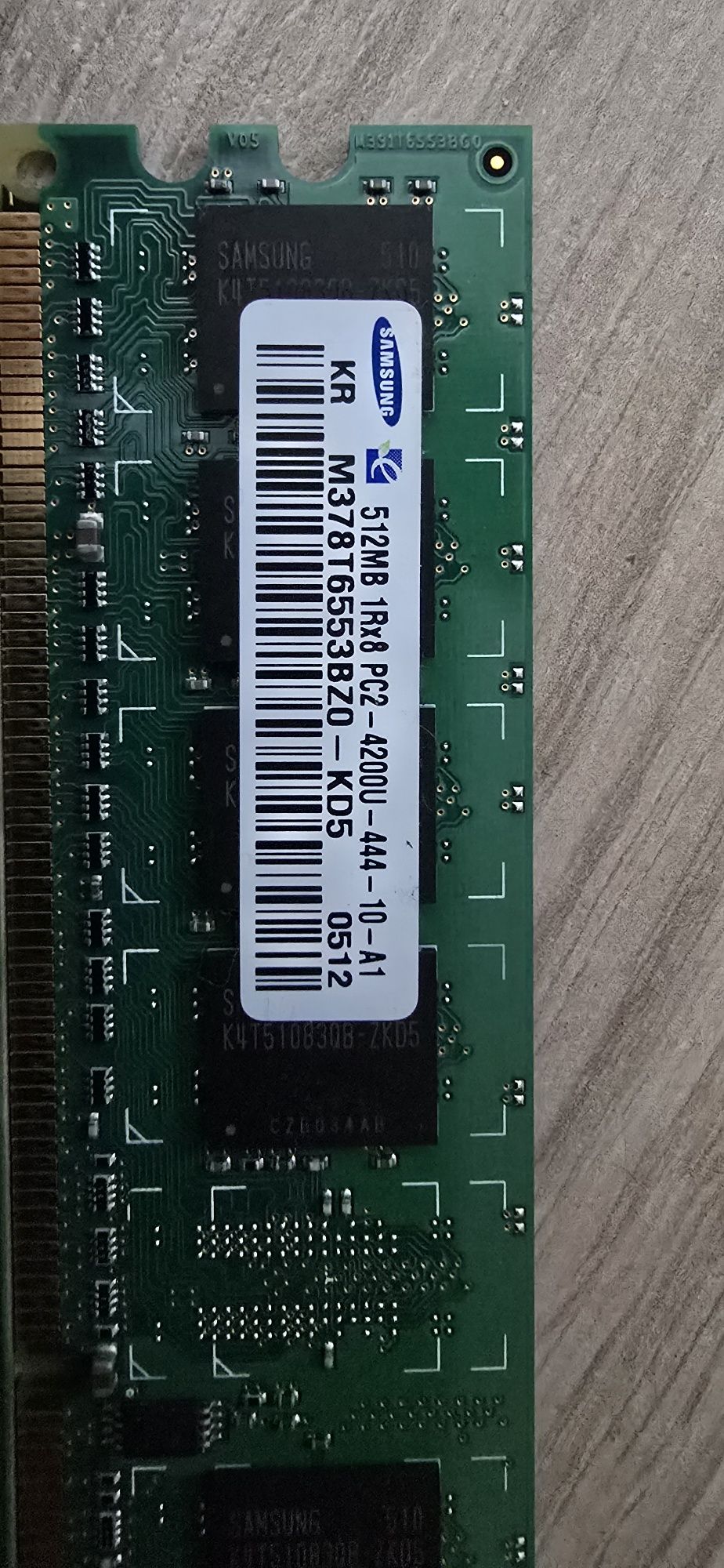 Ram - 1 GB DDR 2  х 2 + 512 MB