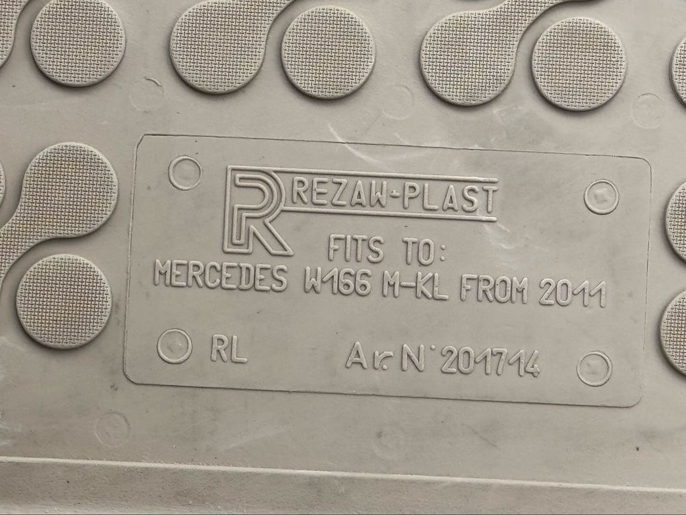 Гумени стелки Rezaw Plast за Mercedes W166 GLE ML