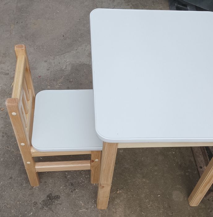 450.000 Скидки на детский комплект. Стол и стульчик