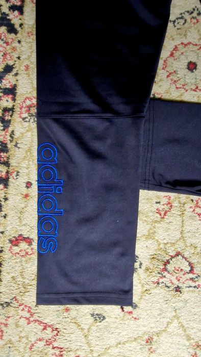 Pantalon silon Adidas,  masura M, noi cu eticheta
