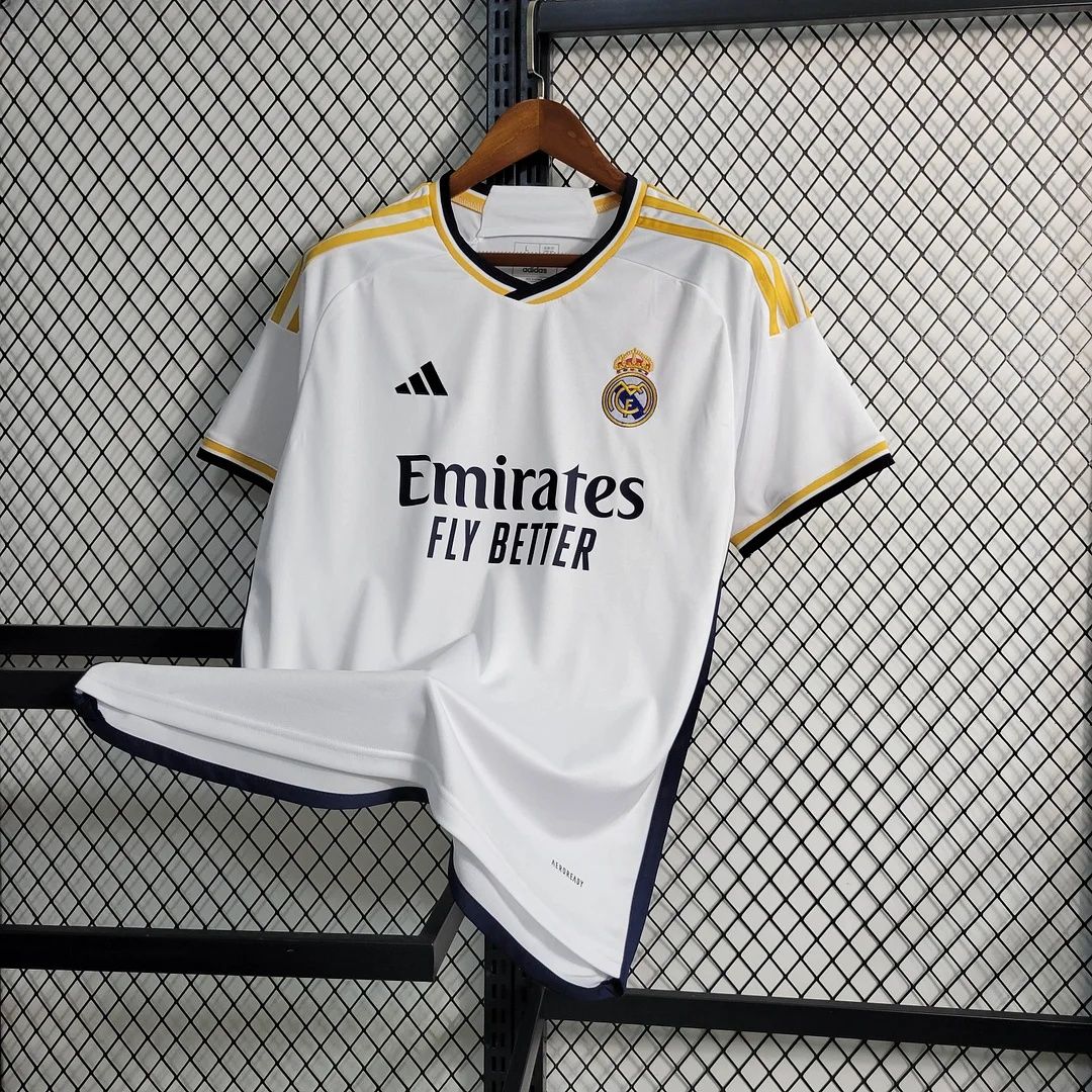 Tricou de fotbal Home Real Madrid 23/24

Mărimi disponibile: S/M/L/XL/