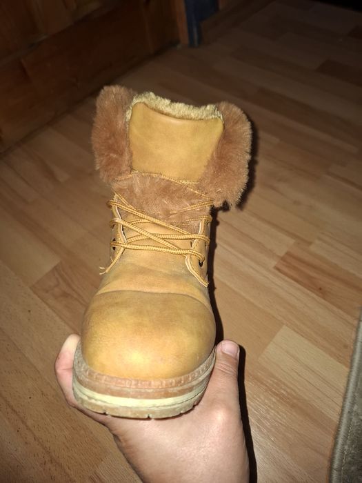 Vând bocanci dama sezon de iarna