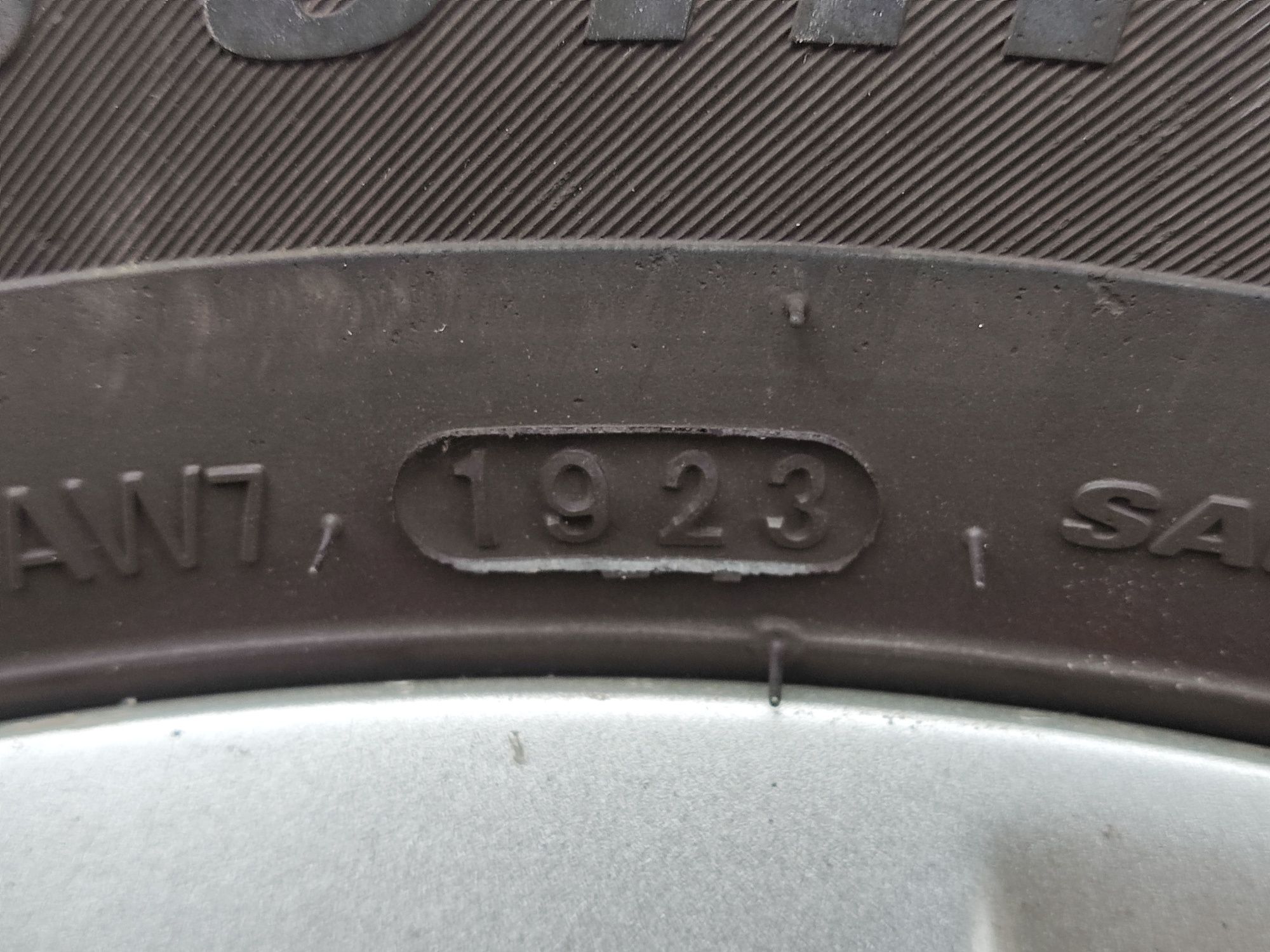 Зимни гуми 205 55 16 с алуминиеви джанти 5х110 R16" за Опел