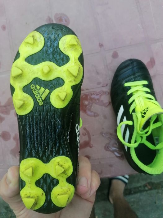 Ghete fotbal adidas nr.29