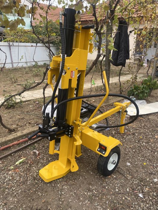 Inchiriere spargator lemne si picamer