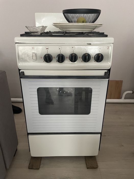 Продаю Газовую плиту  и духовка .