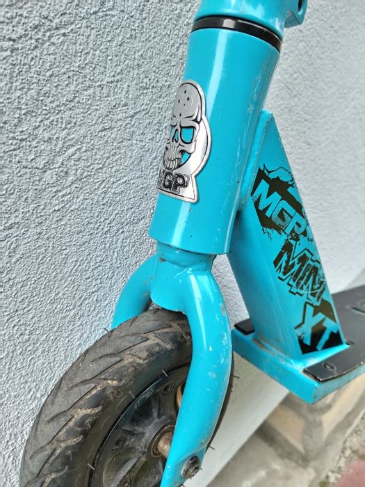 TROTINETA MADD MGP DIRT XT Terrain freestyle scooter