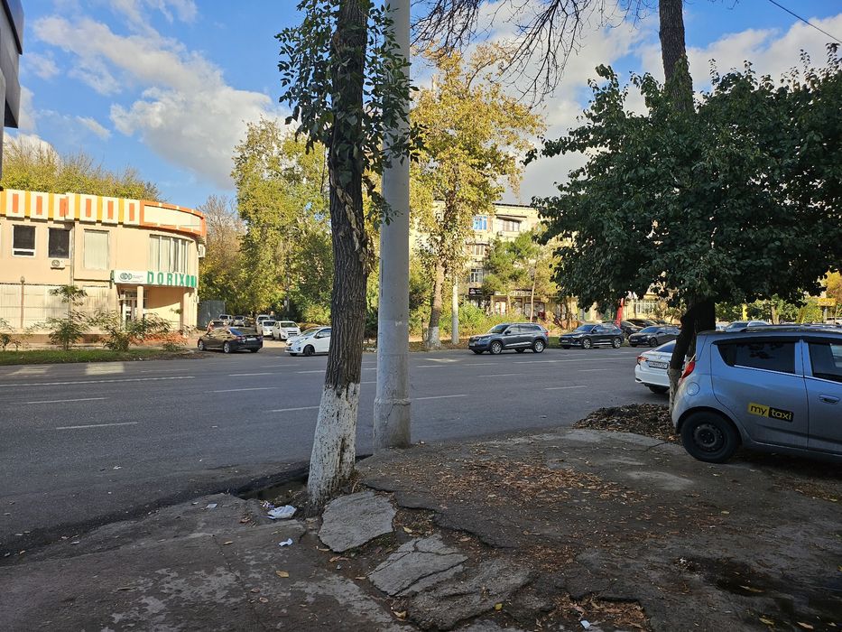 Под нежилое 2х ком.квартира