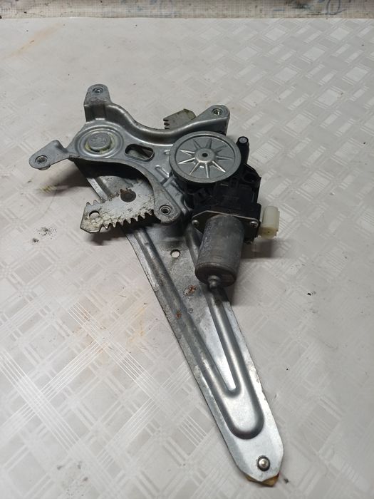 macara geam stanga spate  suzuki vitara - benzina 2018