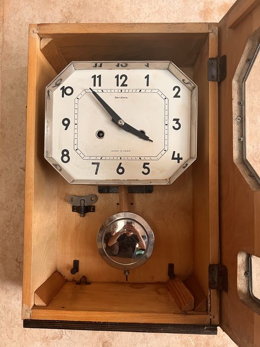 Антикварен часовник