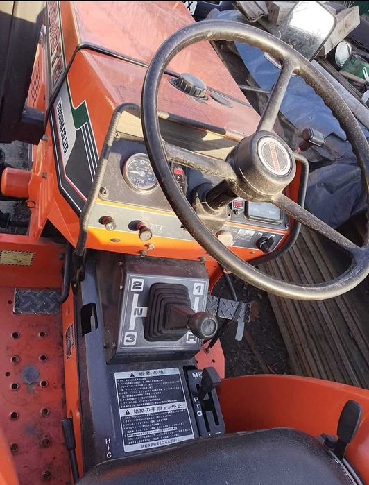 Vand urgent tractor japonez